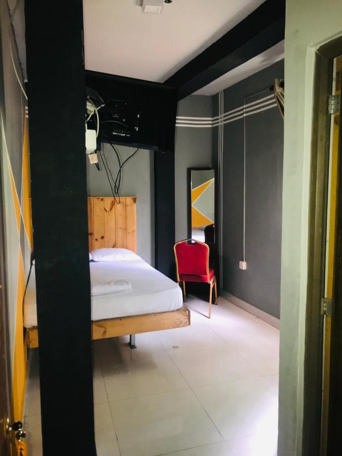 Alina Budget Hotel Kaduwela Dış mekan fotoğraf
