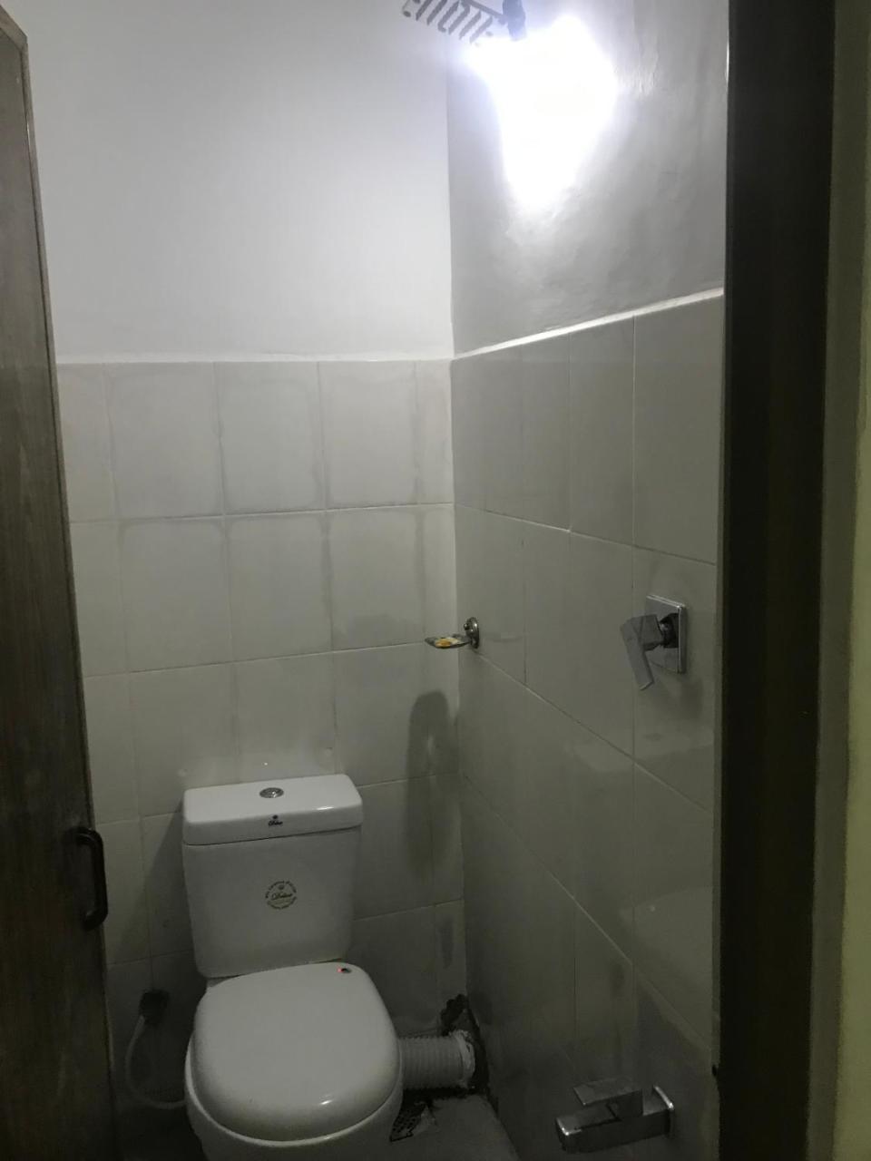Alina Budget Hotel Kaduwela Dış mekan fotoğraf